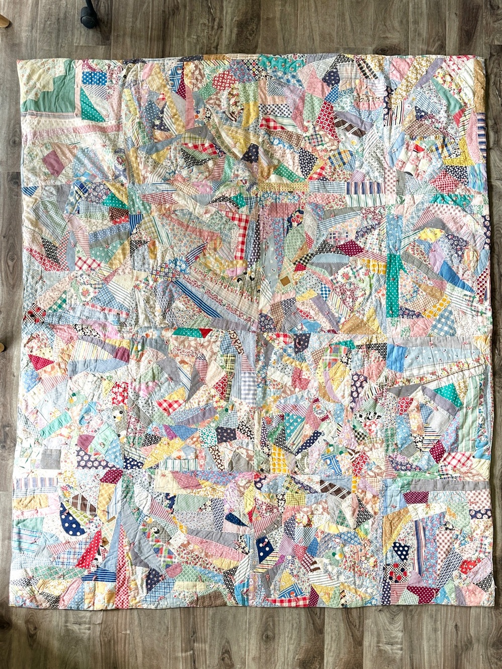 Vintage 1940s Crazy Quilt Scrappy Patchwork Feedsack Cotton Fabric Blanket